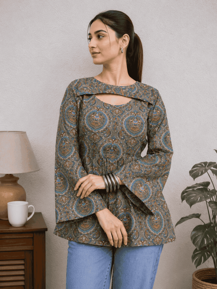 Women’s Abstract Print Bell Sleeve Top | Stylish Casual Flared Sleeve Tunic