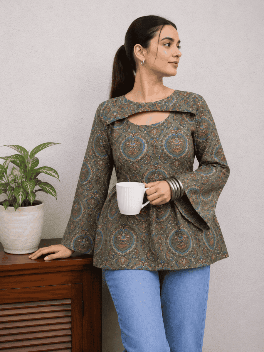 Women’s Abstract Print Bell Sleeve Top | Stylish Casual Flared Sleeve Tunic